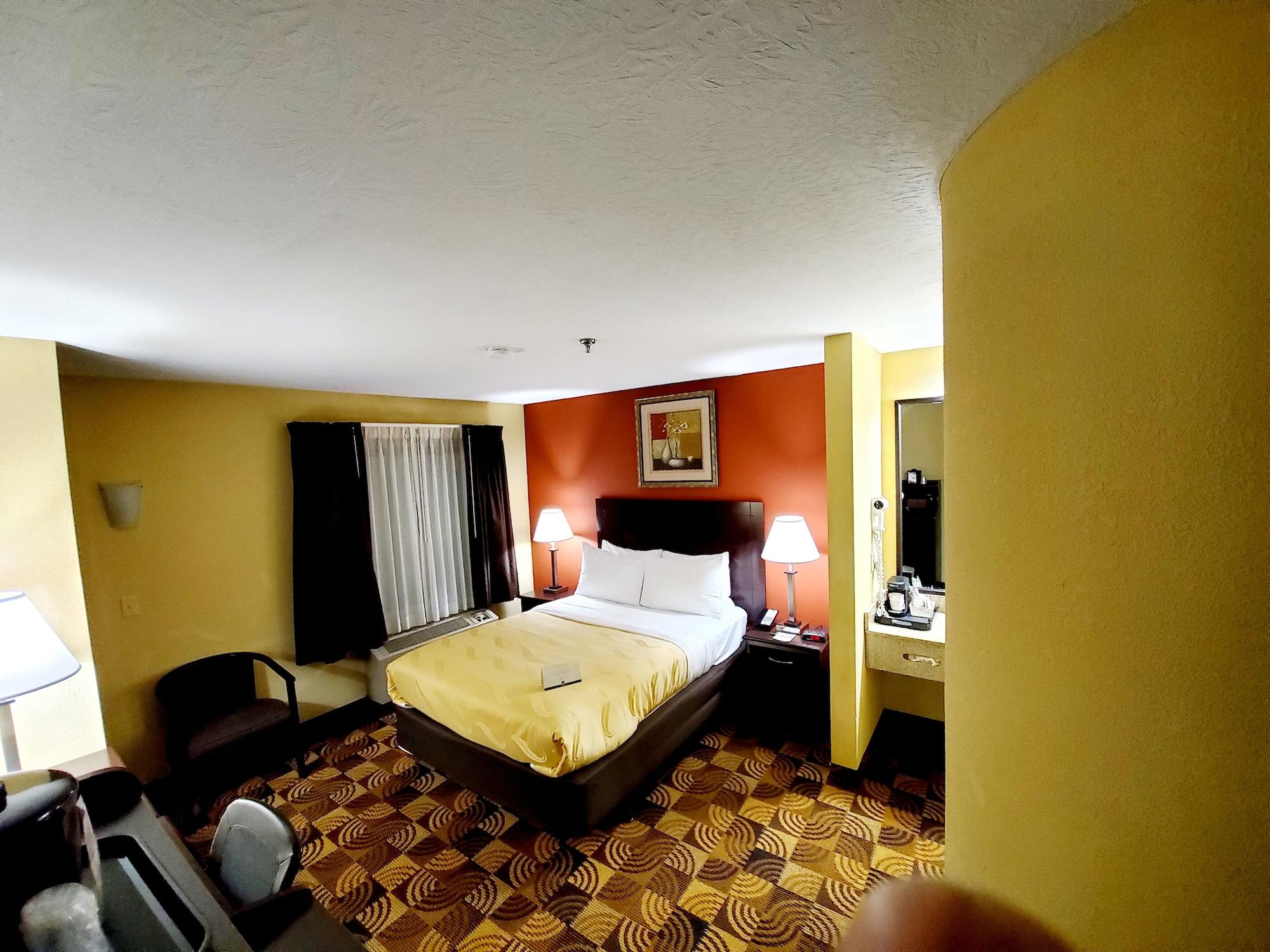 Quality Inn Brunswick Cleveland South Екстериор снимка