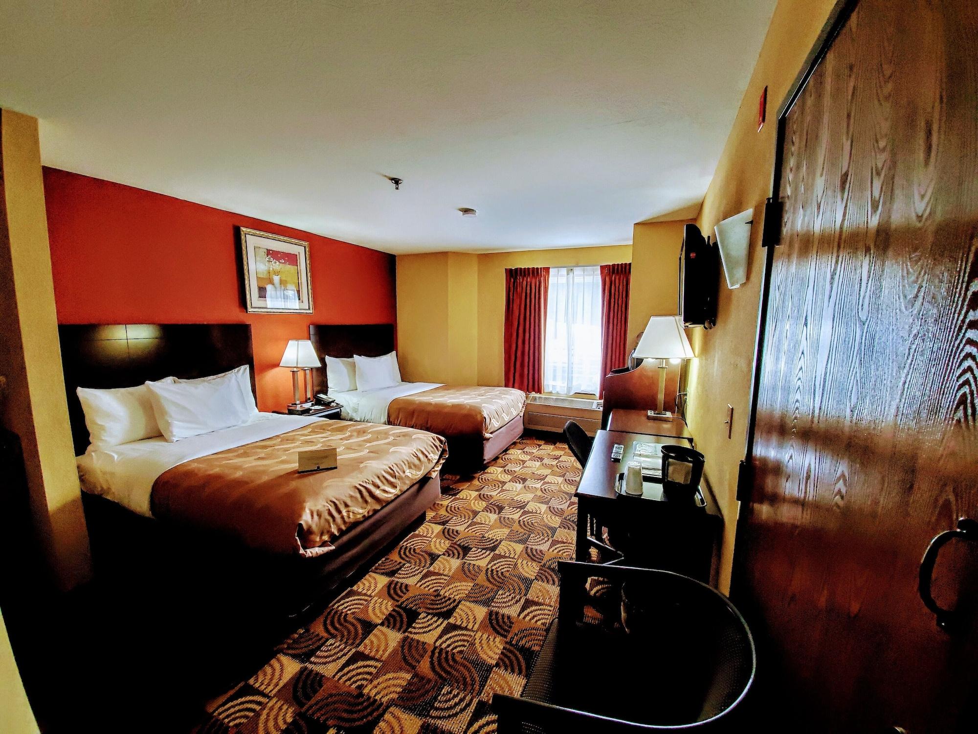 Quality Inn Brunswick Cleveland South Екстериор снимка