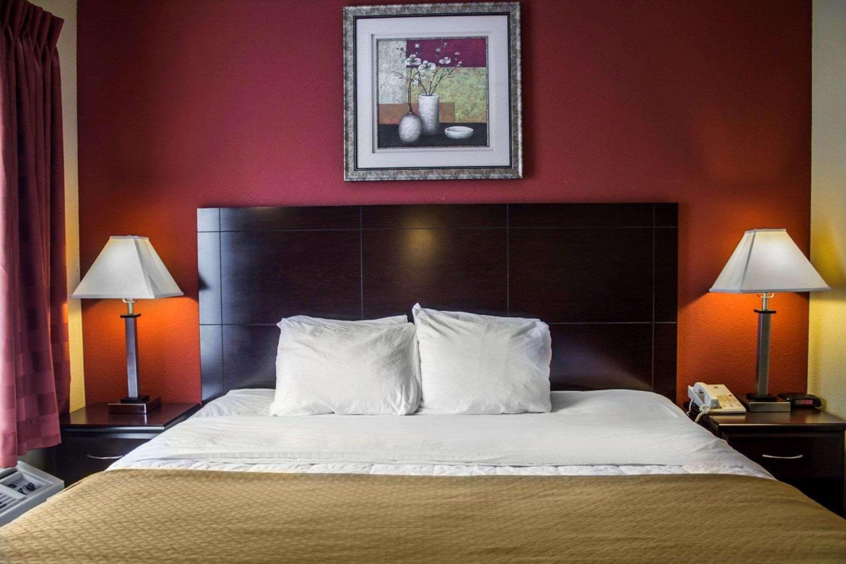 Quality Inn Brunswick Cleveland South Екстериор снимка
