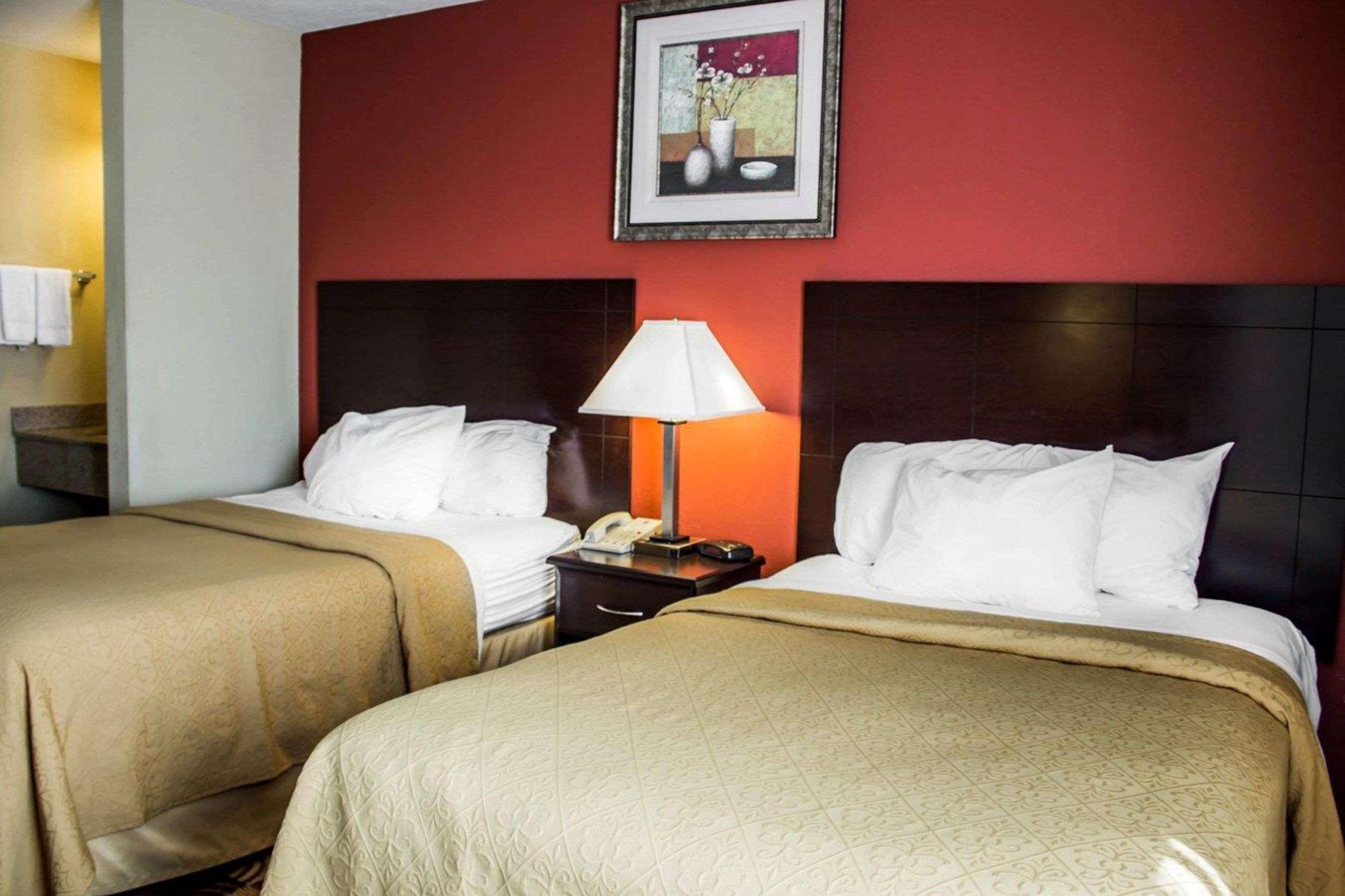 Quality Inn Brunswick Cleveland South Екстериор снимка