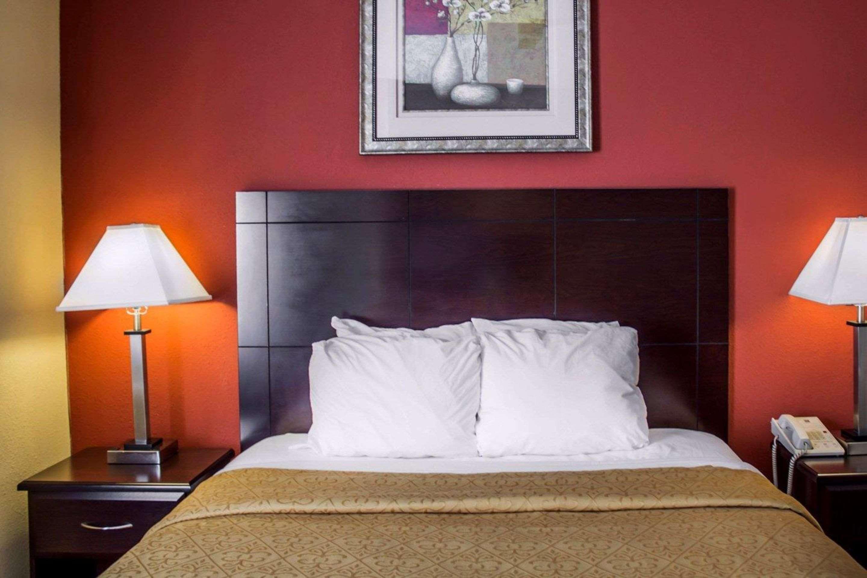 Quality Inn Brunswick Cleveland South Екстериор снимка
