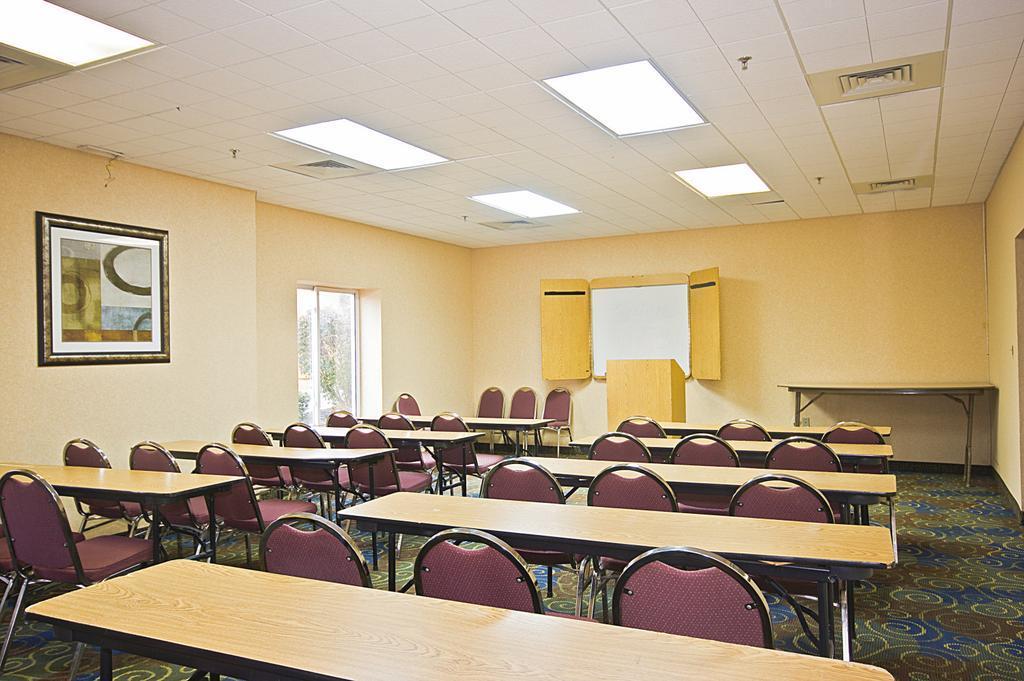 Quality Inn Brunswick Cleveland South Екстериор снимка