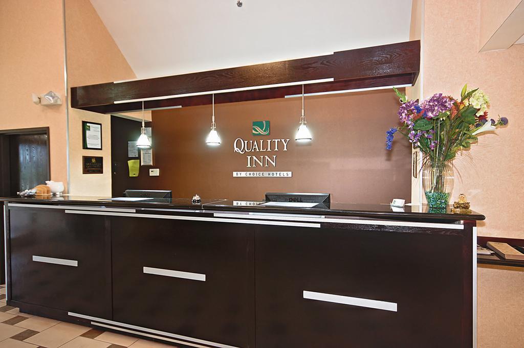 Quality Inn Brunswick Cleveland South Екстериор снимка