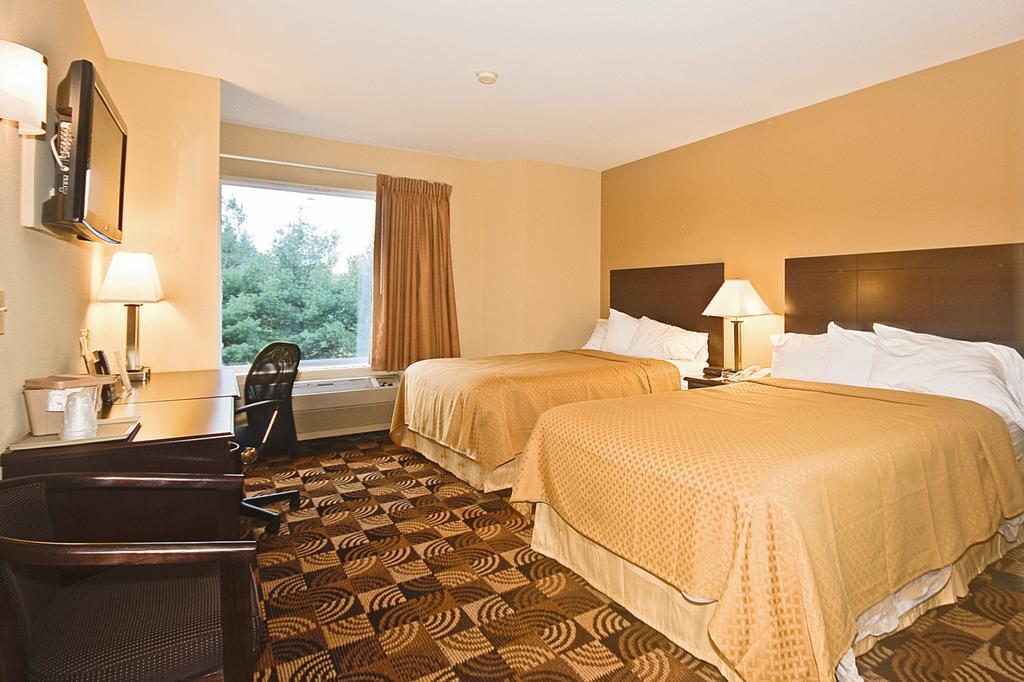 Quality Inn Brunswick Cleveland South Екстериор снимка