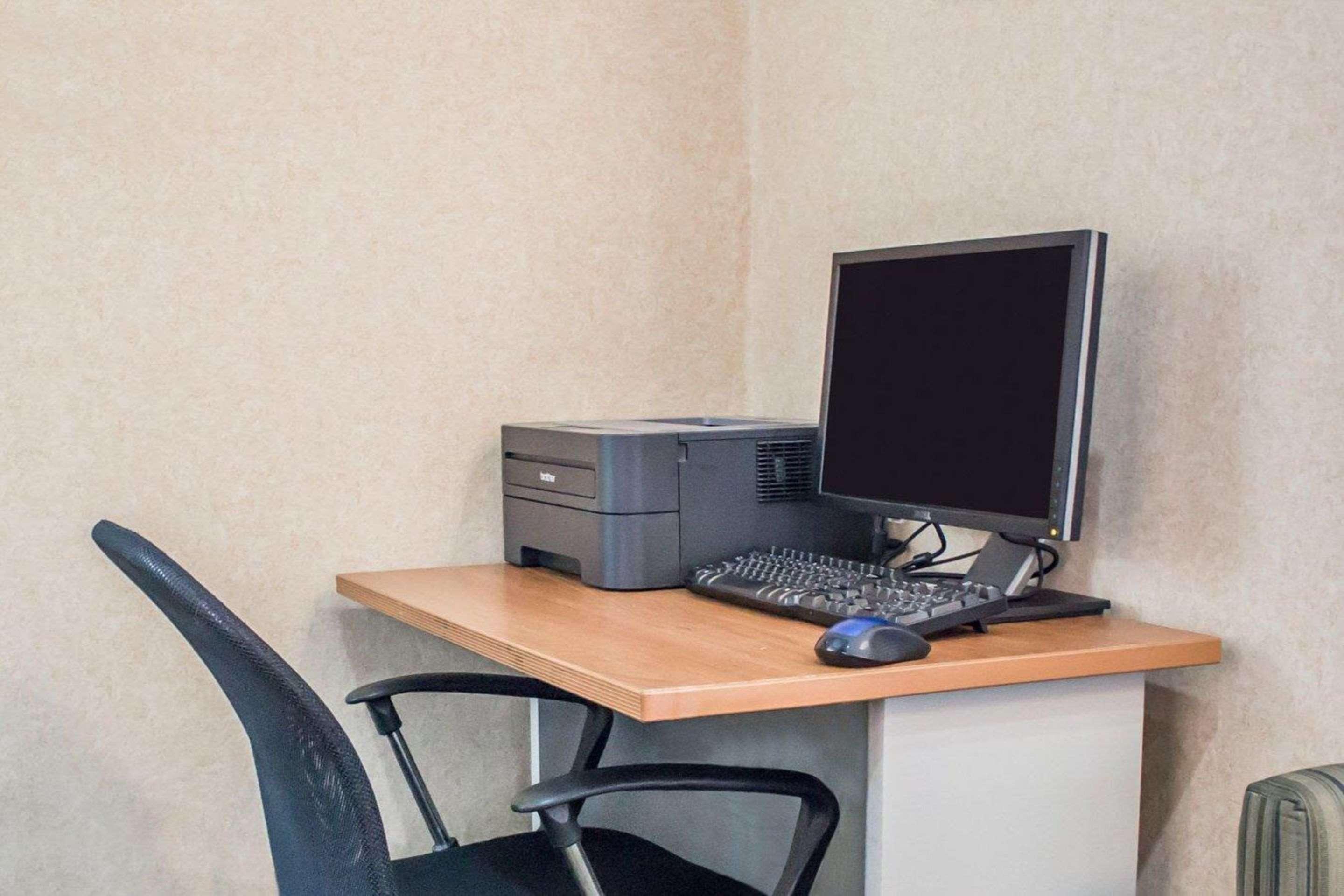 Quality Inn Brunswick Cleveland South Екстериор снимка