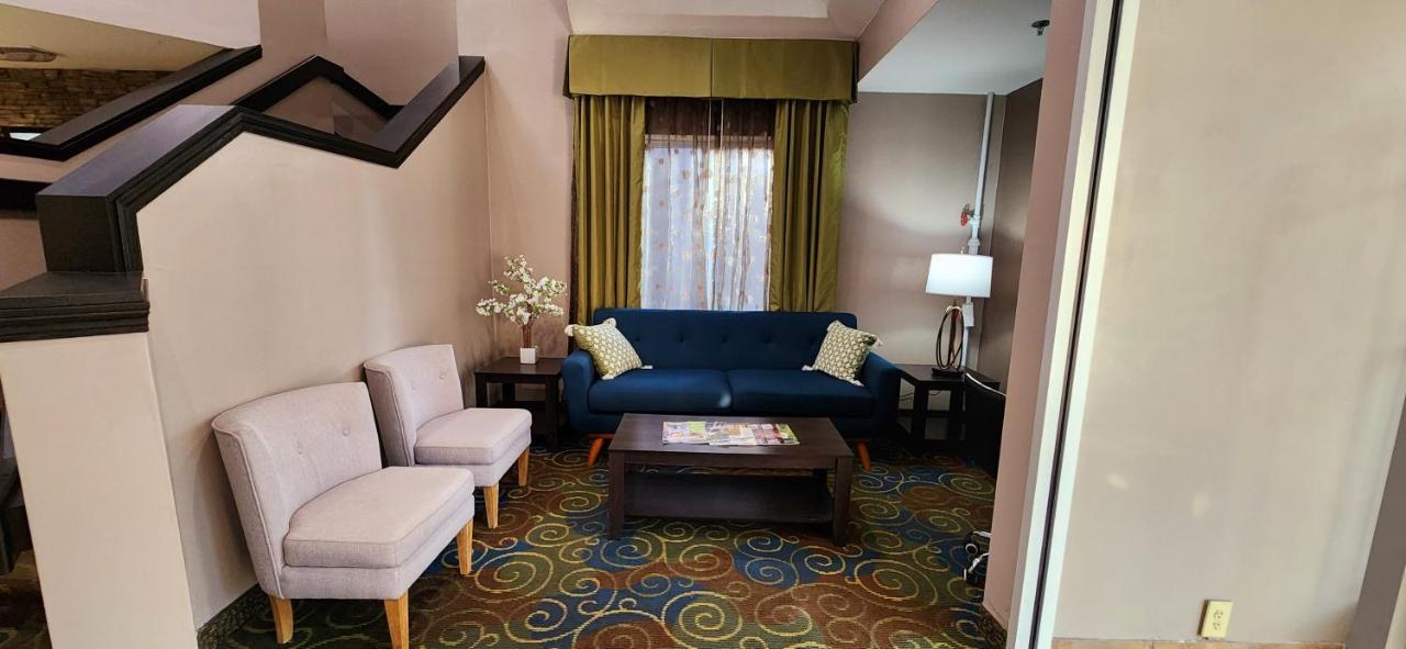 Quality Inn Brunswick Cleveland South Екстериор снимка