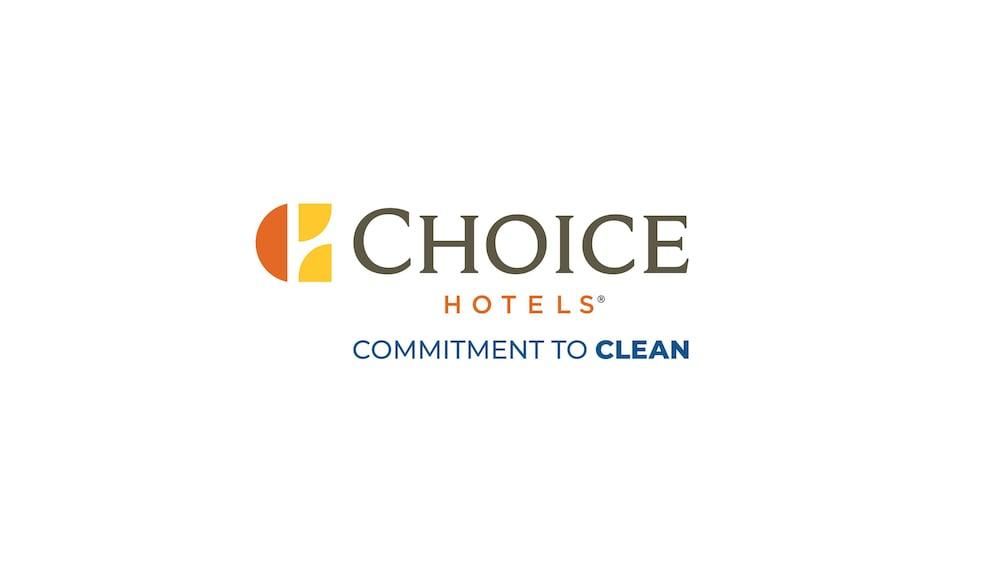 Quality Inn Brunswick Cleveland South Екстериор снимка