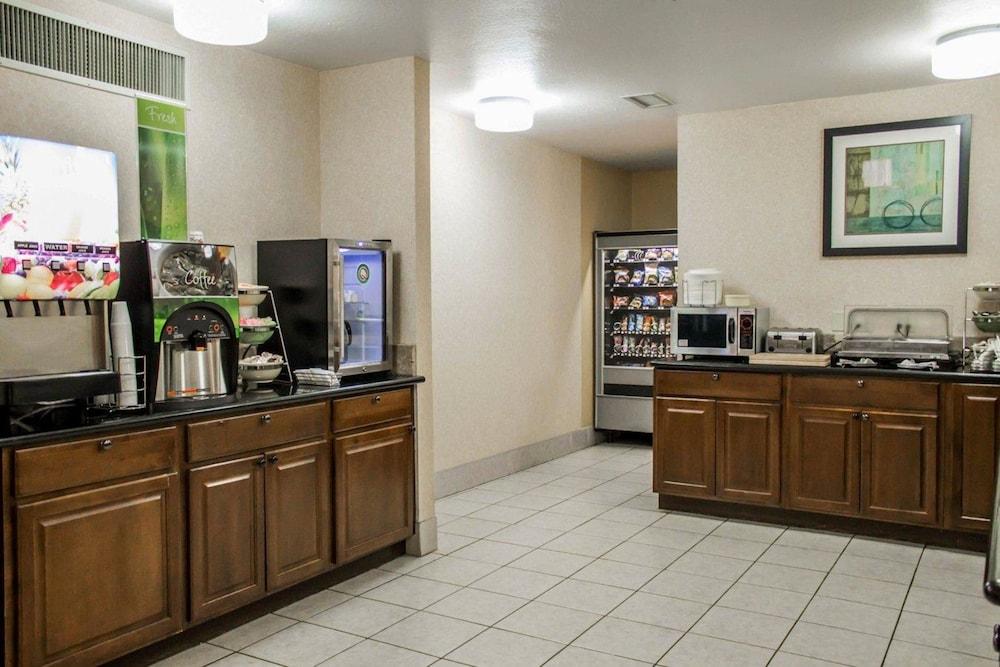 Quality Inn Brunswick Cleveland South Екстериор снимка