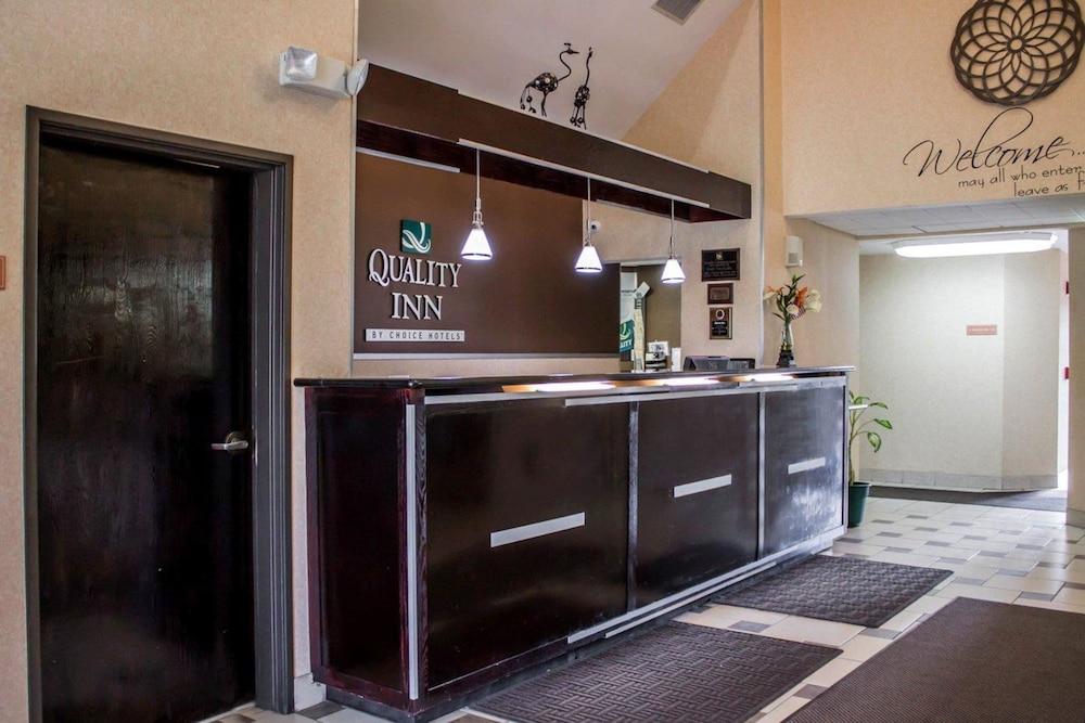 Quality Inn Brunswick Cleveland South Екстериор снимка