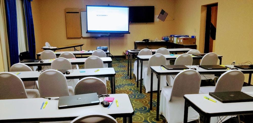 Quality Inn Brunswick Cleveland South Екстериор снимка