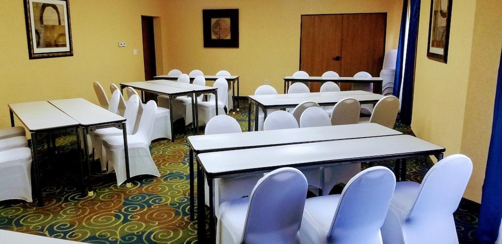 Quality Inn Brunswick Cleveland South Екстериор снимка