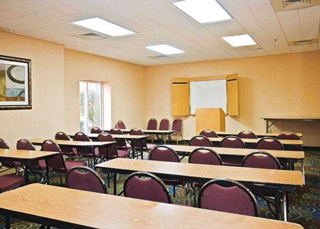 Quality Inn Brunswick Cleveland South Съоръжения снимка